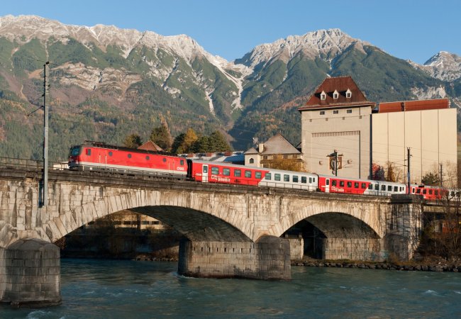 trein door oostenrijk met vakantie
